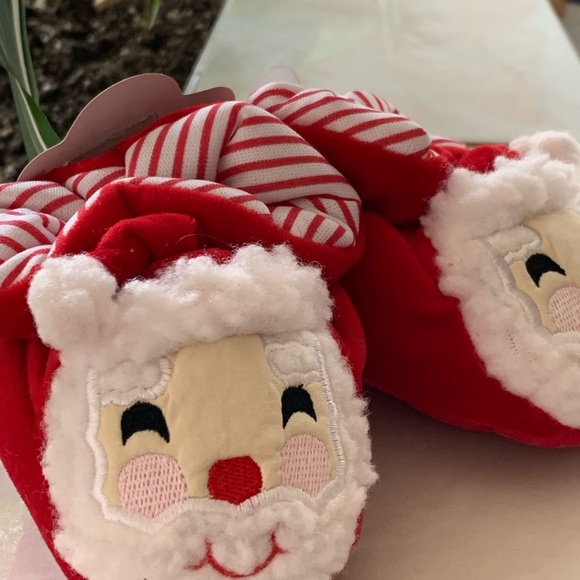 BABY DEER CHRISTMAS SANTA CLAUS BOOTIES THAT RATTLE SIZE 12-18 MONTHS NEW - Picture 3 of 9